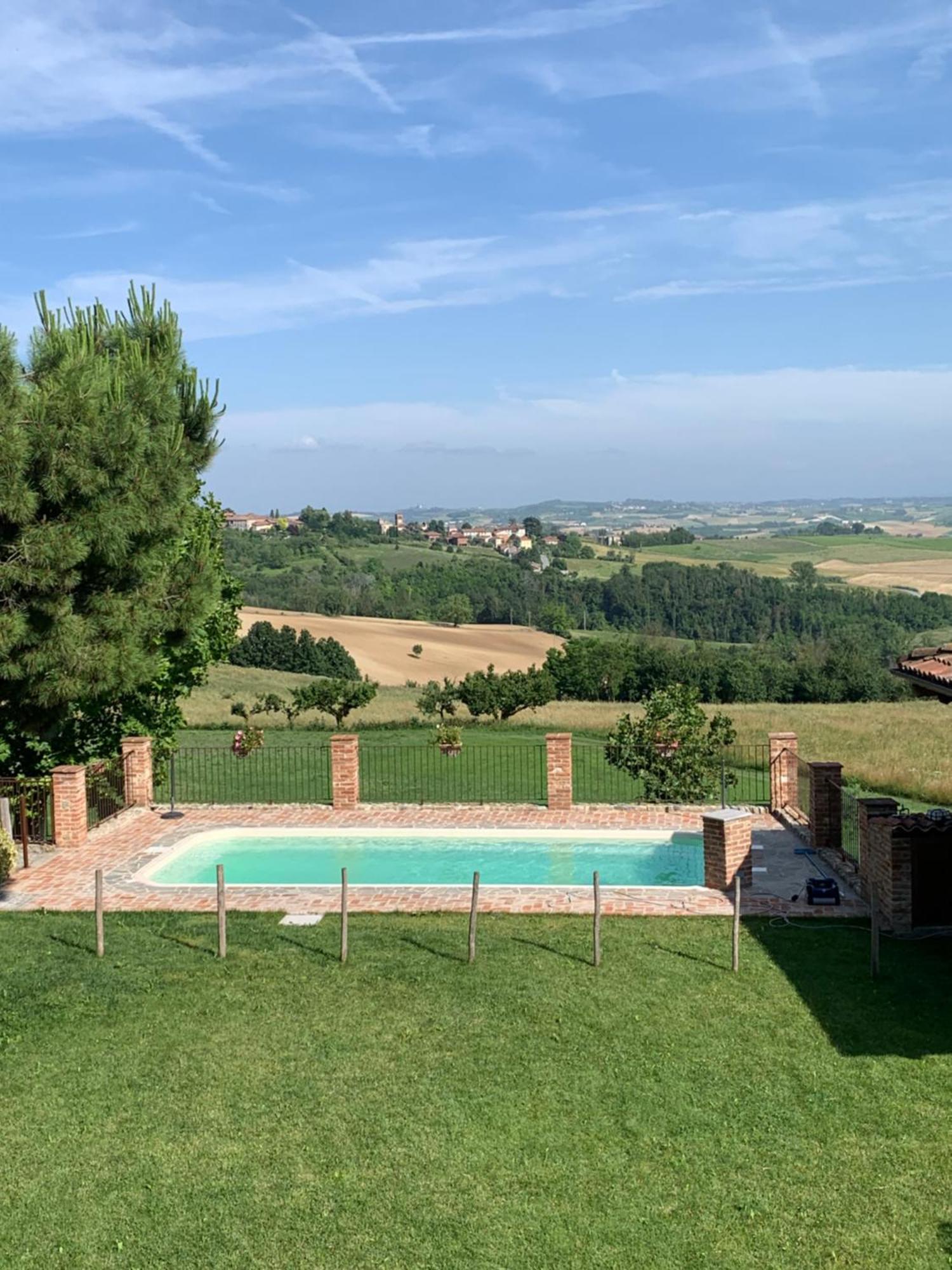 Azienda Agricola Garoglio Davide Alfiano Natta Exterior foto